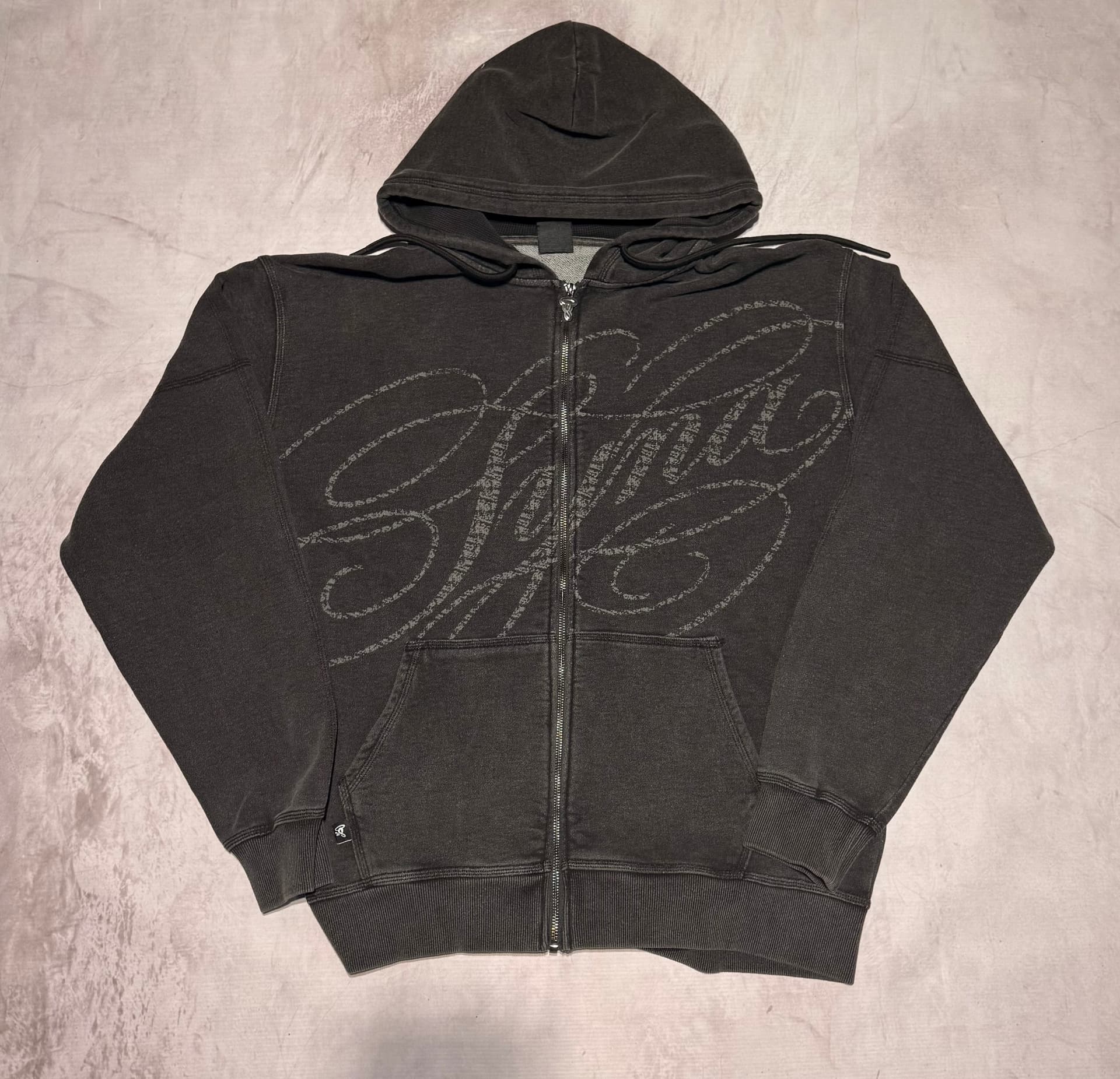 Syna "Faded Script Hooded Zip"