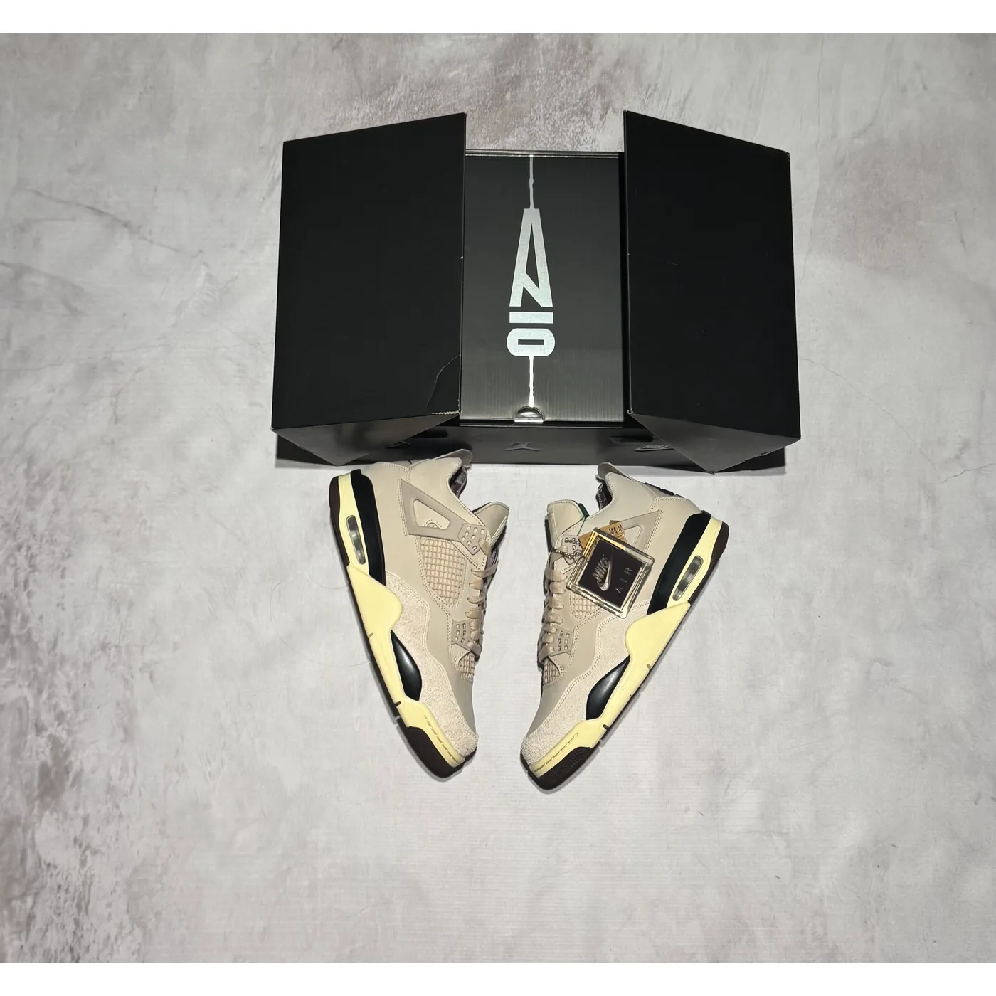 Jordan 4 "A MA Maniere While You Were Sleeping"